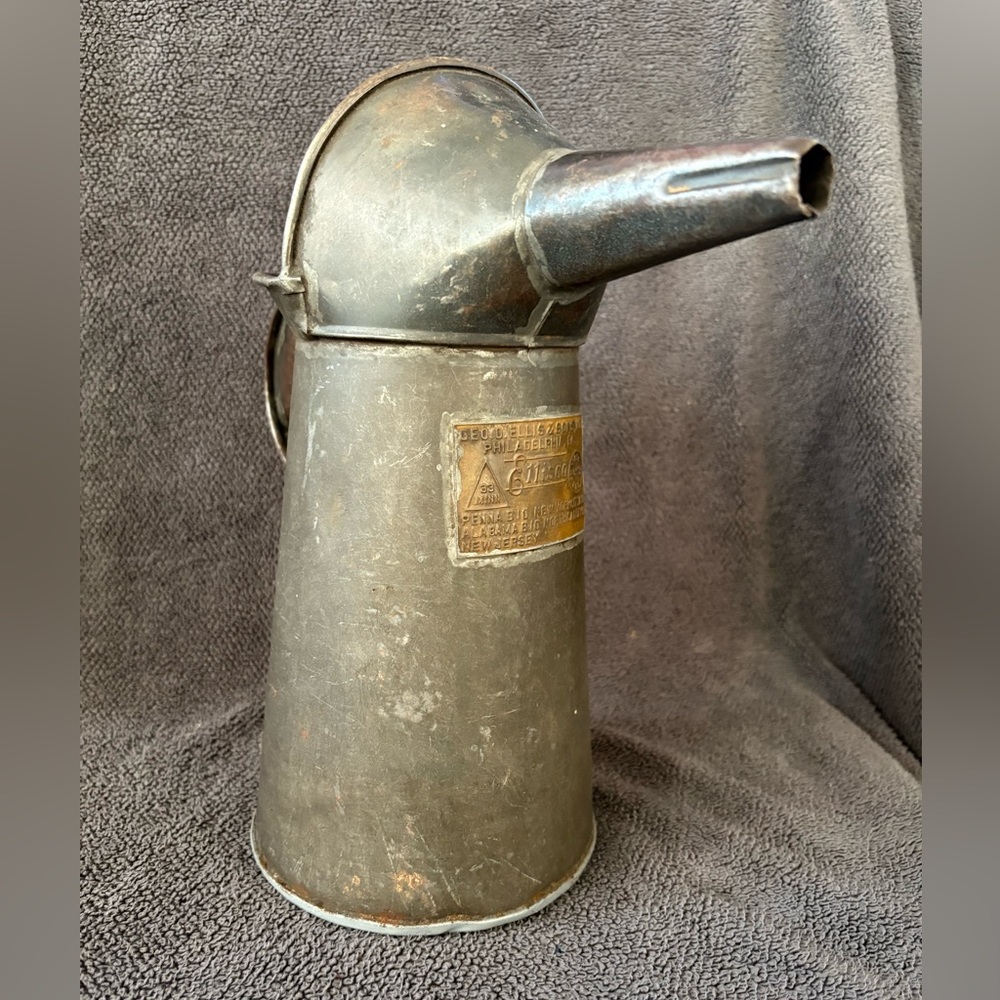 Vintage Ellisco Oil Can